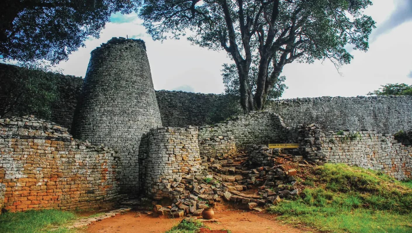 The stone walls of Great Zimbabwe